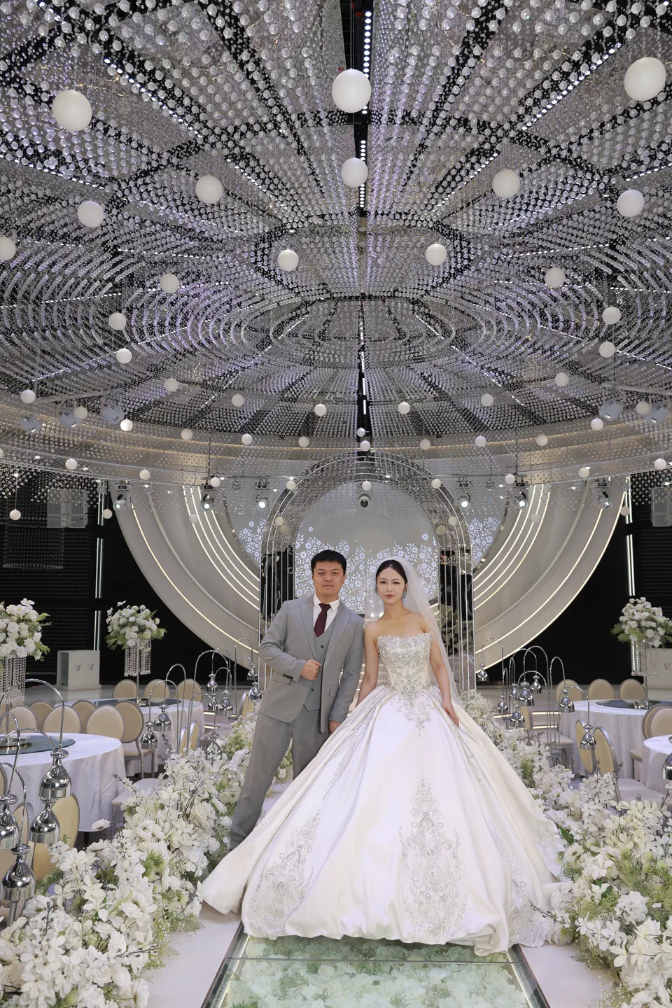 婚礼礼堂的水晶穹顶